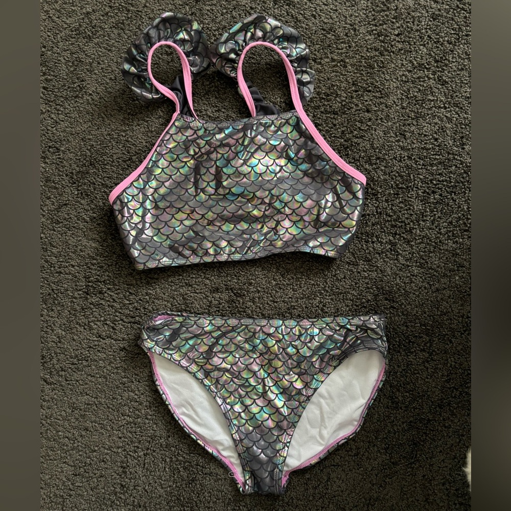 Girls’ 2-Piece Mermaid Print Swimsuit, size 16, EUC